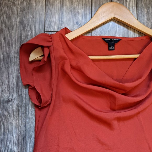 EUC Petite (PXXS) - BANANA REPUBLIC Petal Sleeve Cowl Neck SS Top - Picture 3 of 5